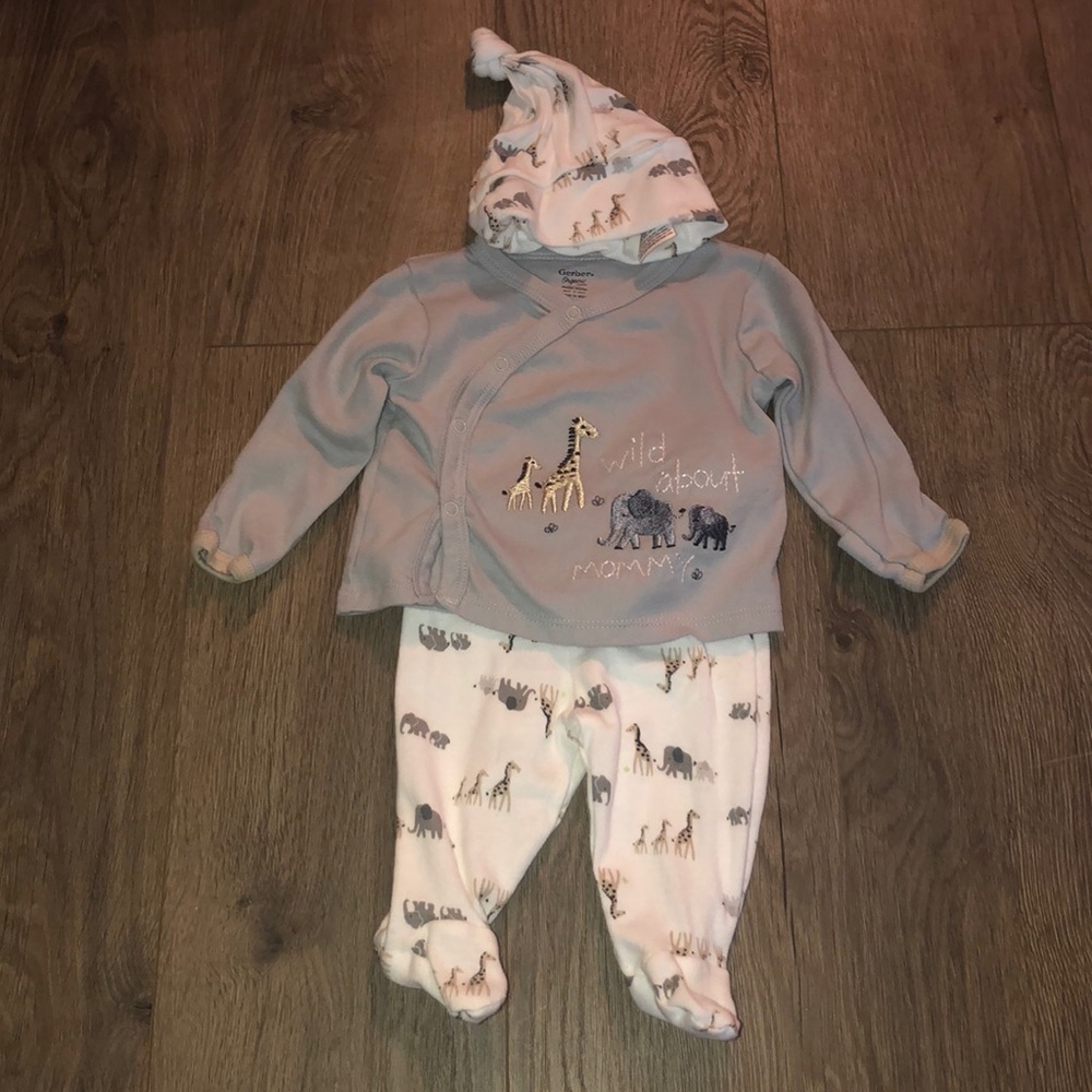 Newborn Gerber Organic Wild about mommy outfit